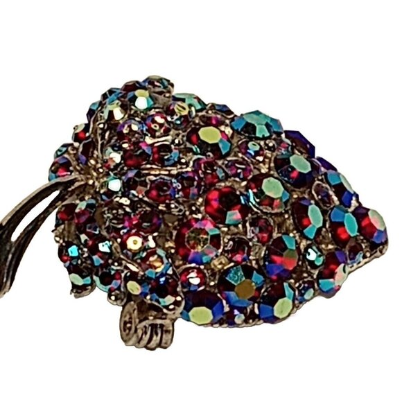 Vintage Red Aurora Borealis Rhinestones Encrusted Strawberry Brooch Silver Tone - Picture 5 of 11